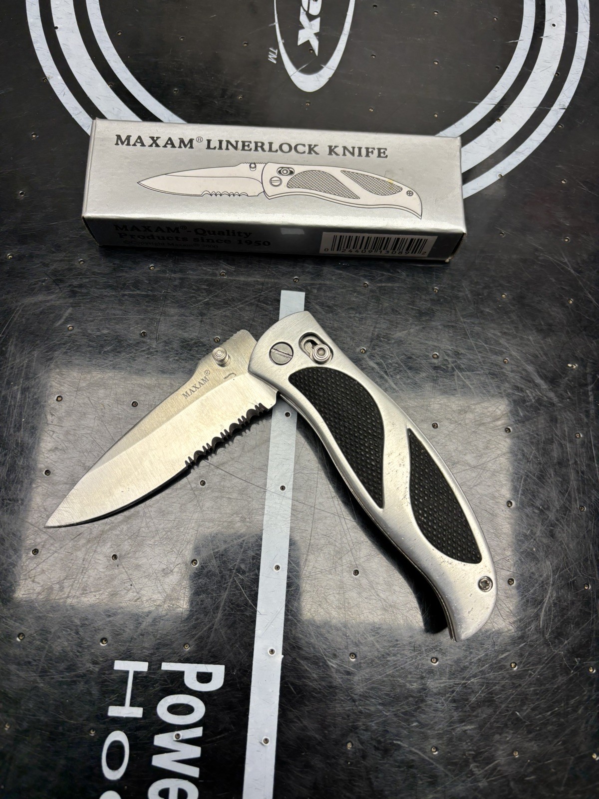 Maxam Pocket Knife #SKMX210  Liner Lock - Modern Folding new in box
