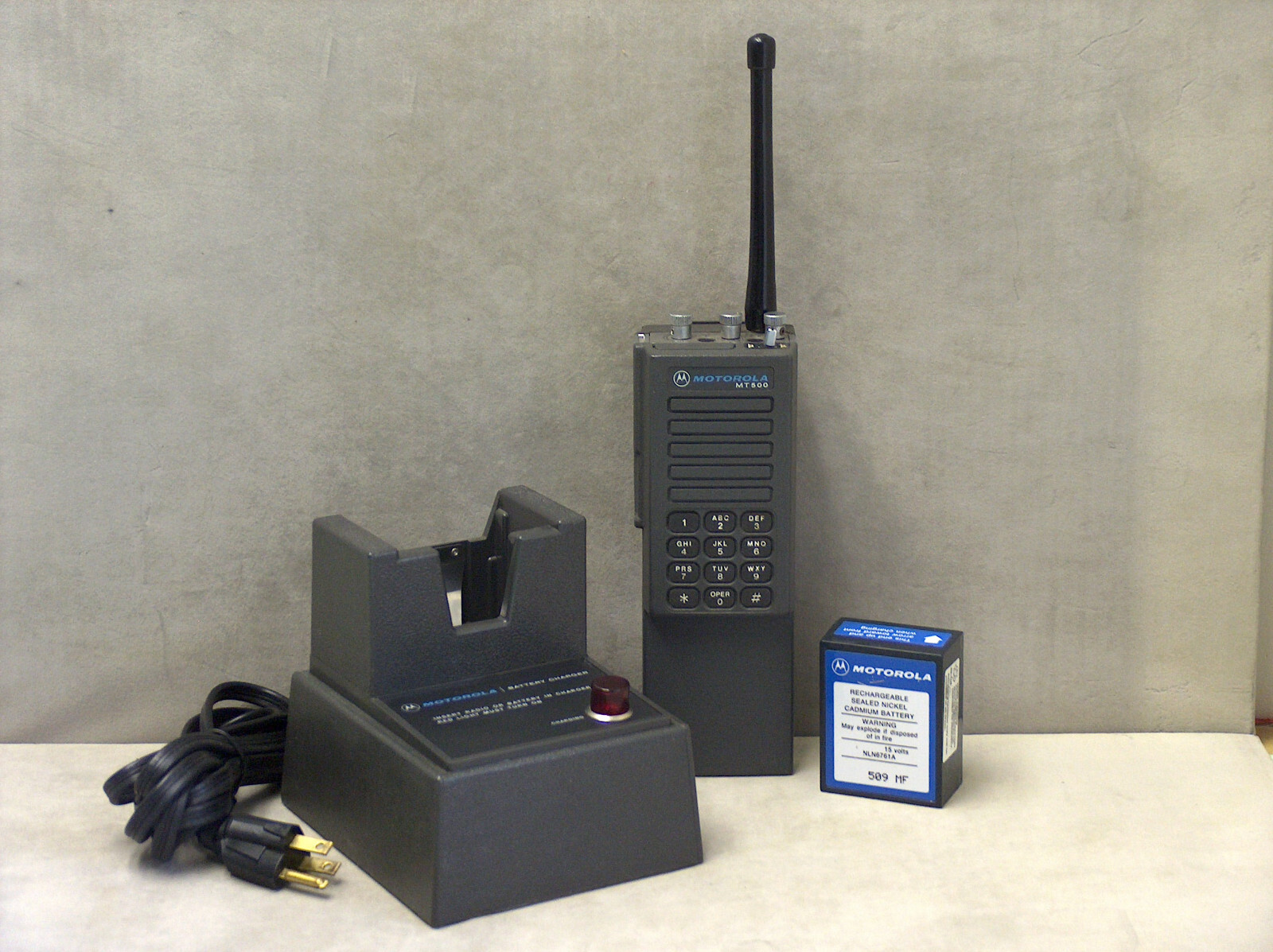 Motorola MT500 VHF Radio CSX - Chessie Transceiver w/Battery and Charger