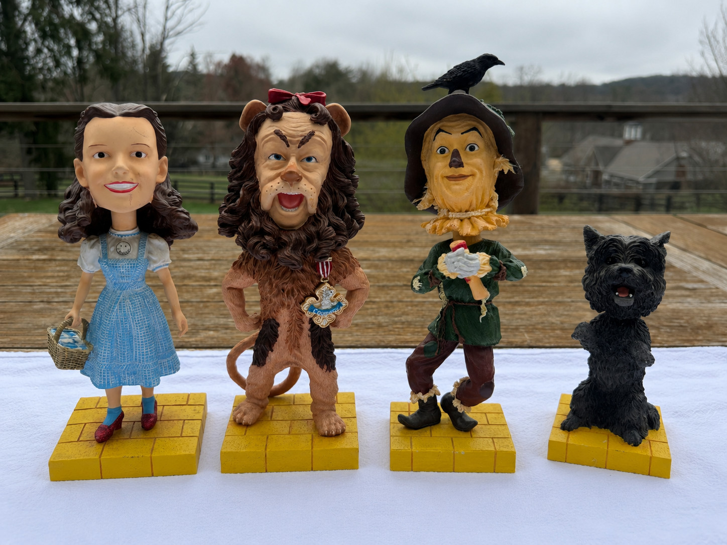 Wizard of Oz Bobblehead Lot of 4 - Dorothy Lion Scarecrow Toto Yellow Brick Road