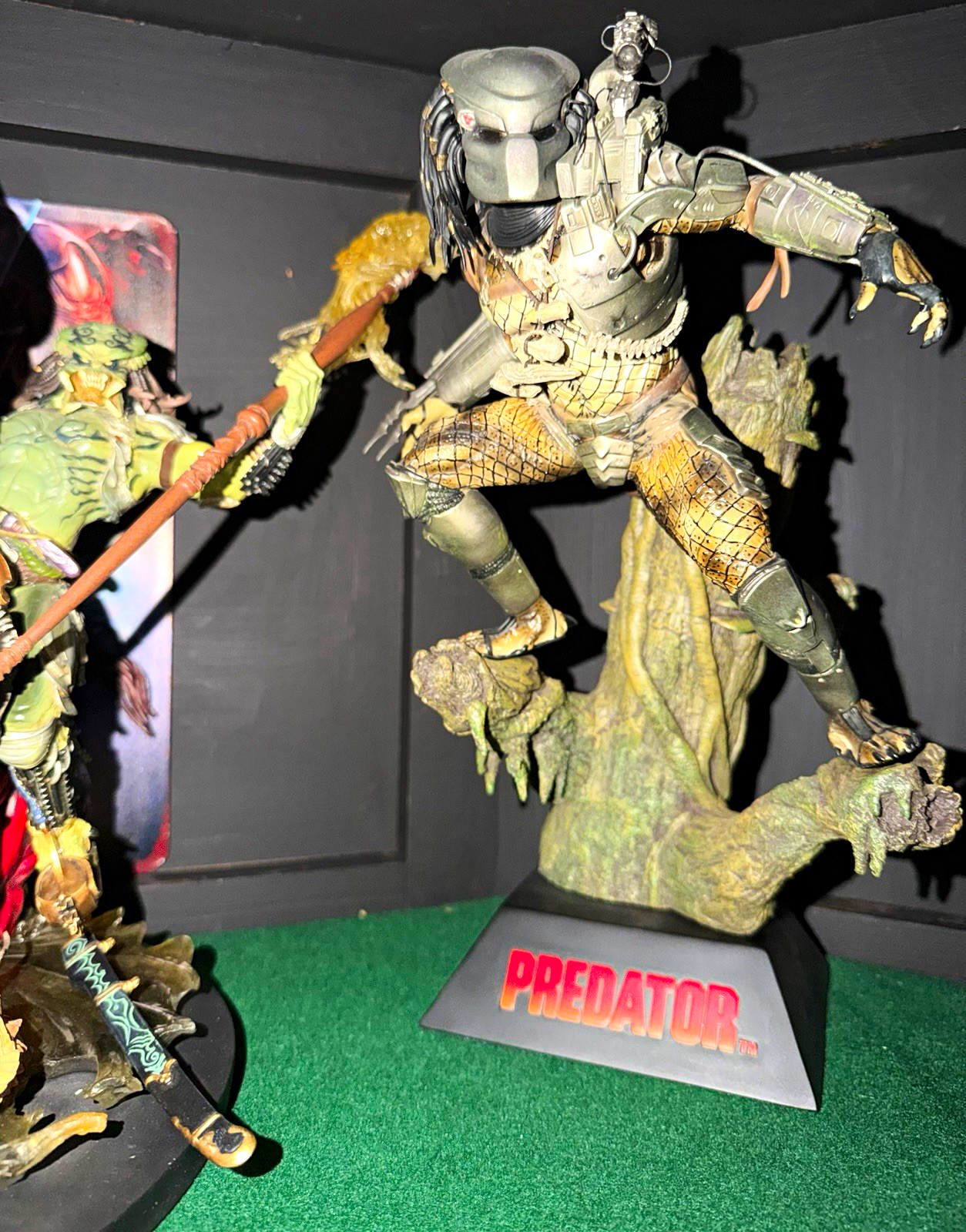 Sideshow Collectibles Predator Jungle Hunter Statue Diorama