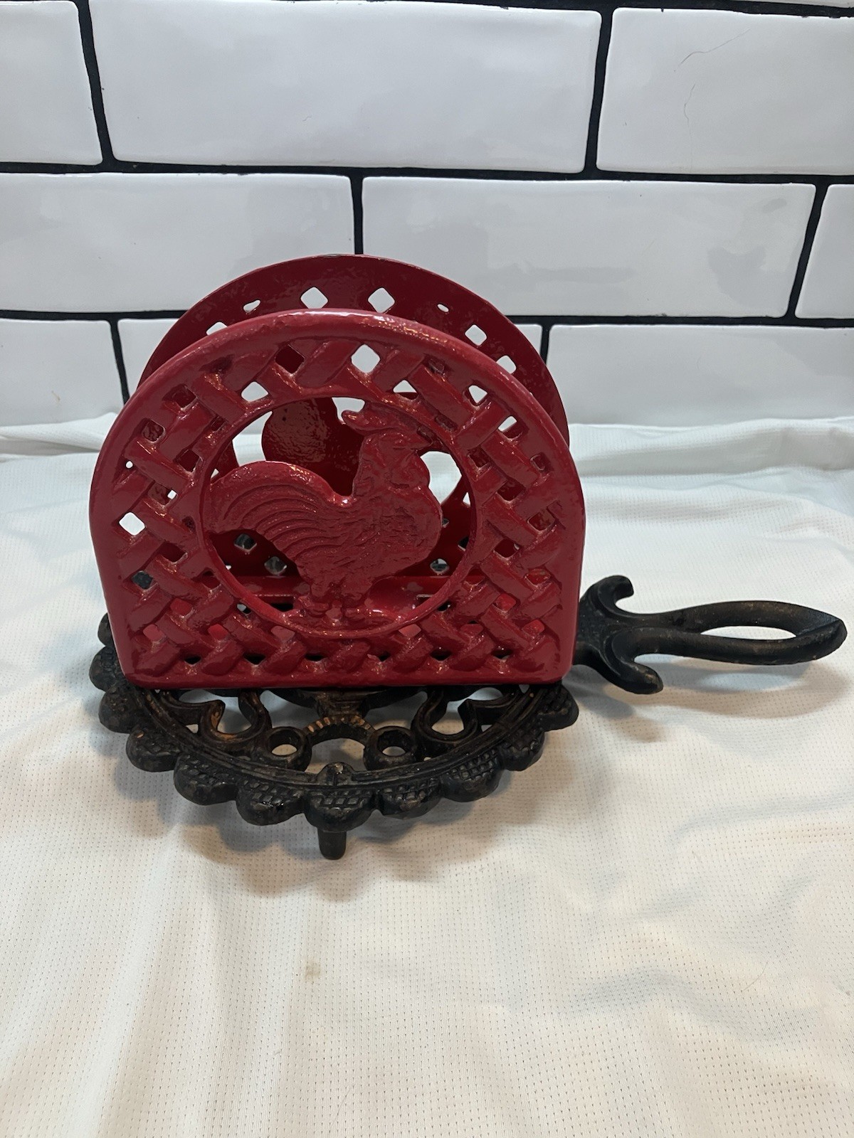 Vintage Red Cast Iron Rooster Napkin Holder Farmhouse Lattice Mail Letter Stand Vintage Red Cast Iron Rooster Napkin Holder Farmhouse Lattice Mail Letter Stand