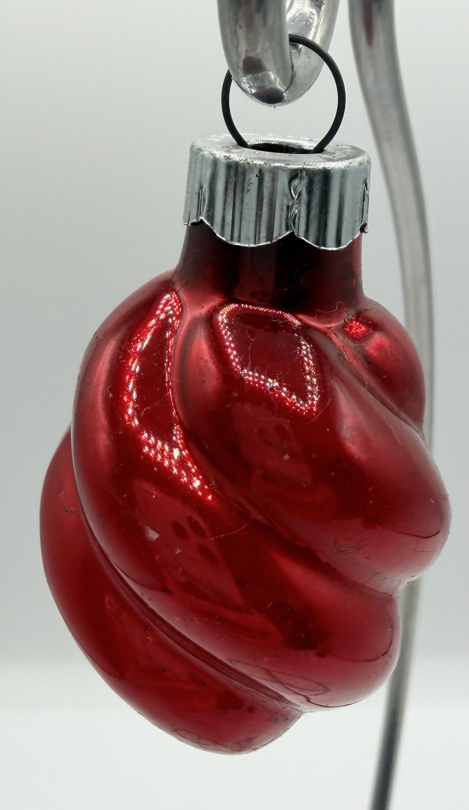 Vintage Shiny Brite Red Twisted Swirl Mercury Glass Christmas Ornament 2.25”