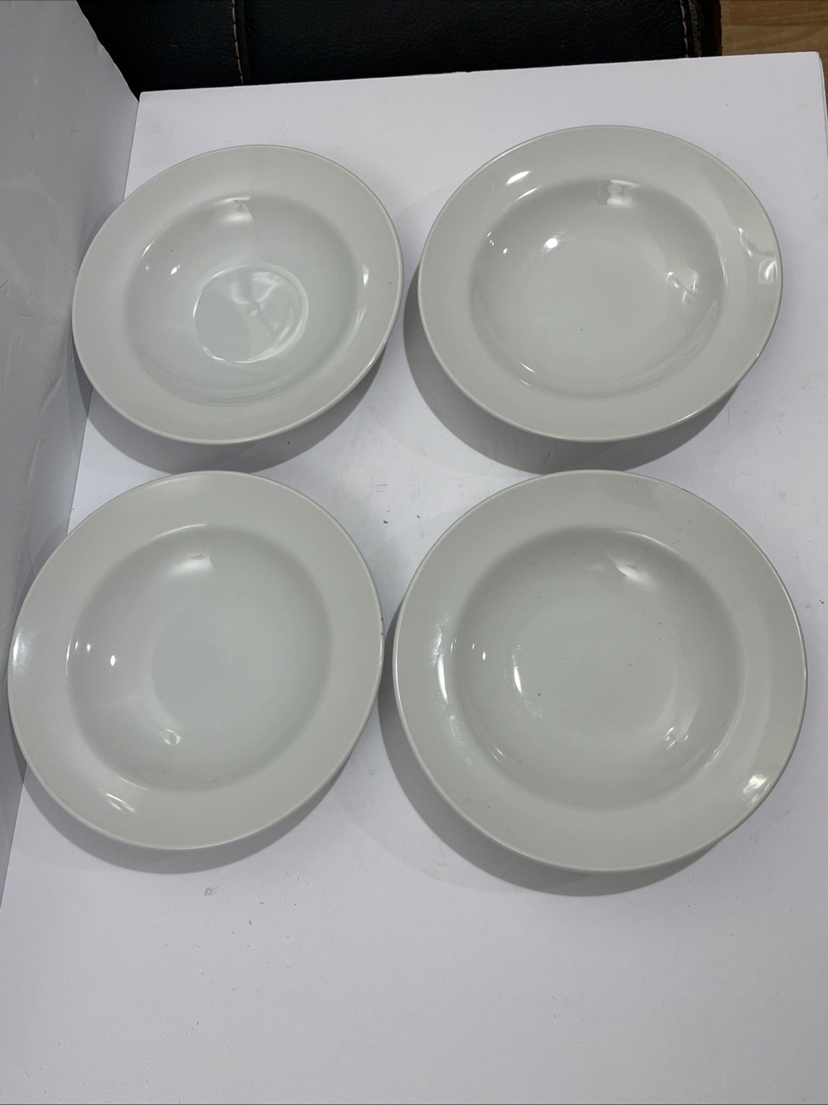 Williams Sonoma Brasserie White Set Of 4 Rimmed Soup, Pasta Bowls 9” D 