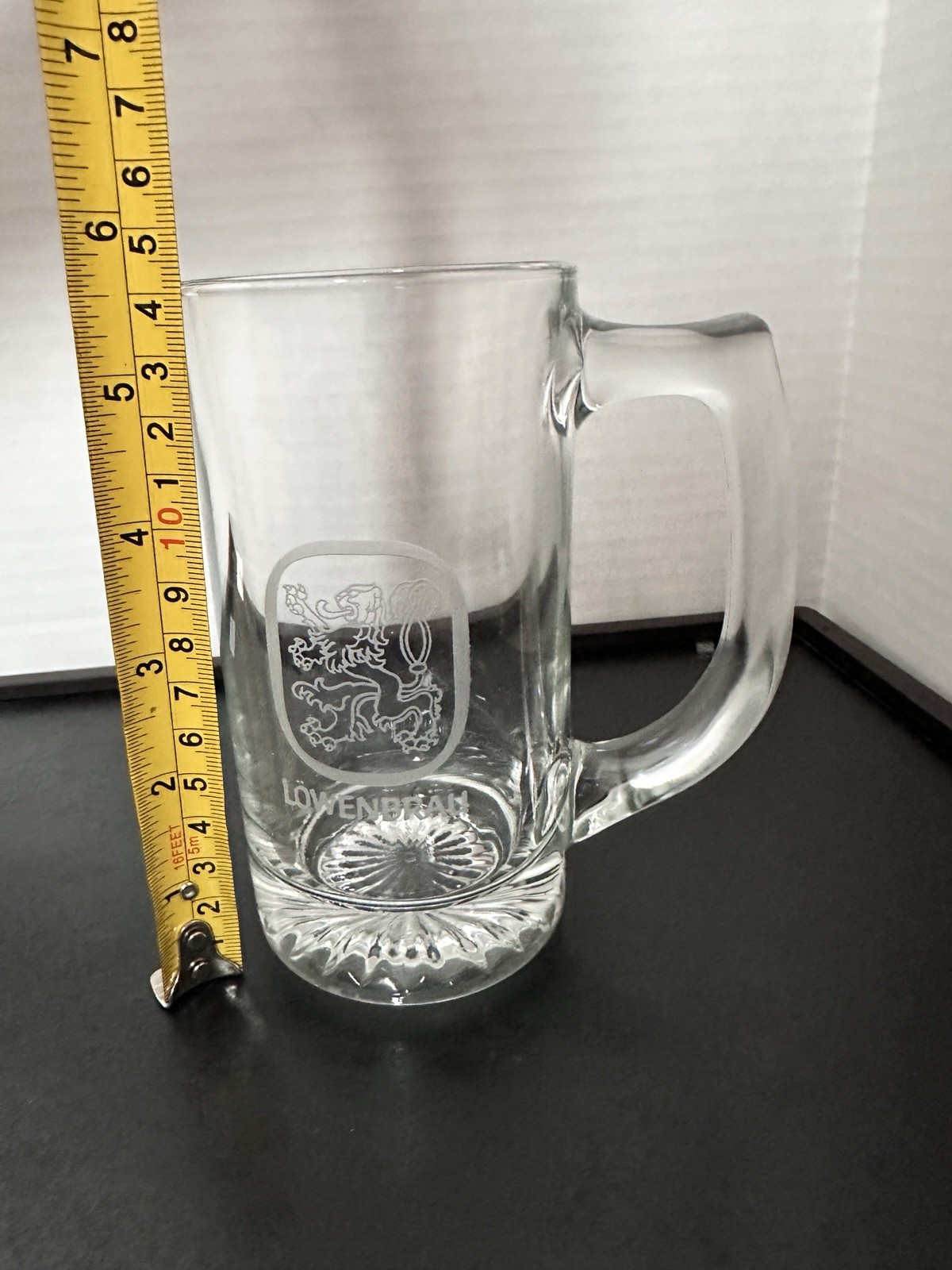 Lowenbrau Munchen Etched Glass Beer Mug Stein