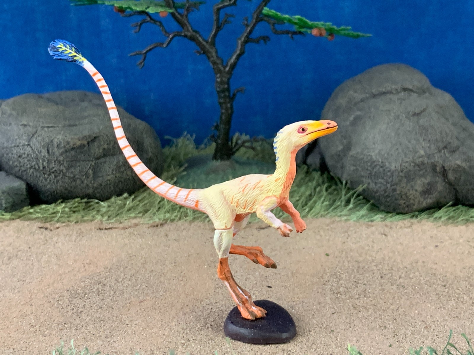 Kaiyodo Synosauropteryx 010 UHA Dinotales Series Painted Plastic Dinosaur Figure Kaiyodo Synosauropteryx 010 UHA Dinotales Series Painted Plastic Dinosaur Figure