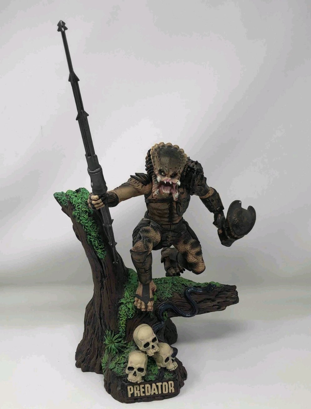 Predator Statue - 1994 Kenner 20th Century Fox Cinemacast  #3792 - SEALED IN BOX