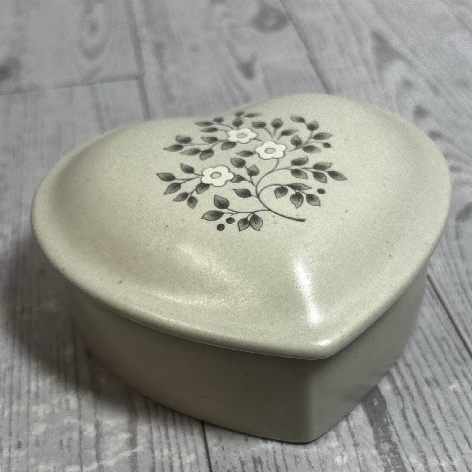 Vintage Heart Shaped Stoneware Trinket Box Beige Floral Lid Cottage Decor