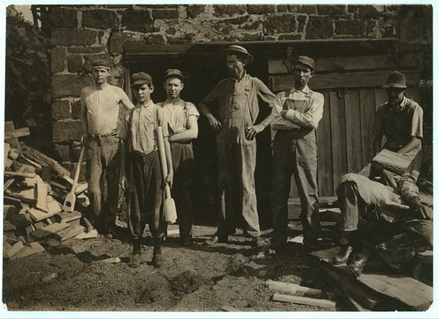 Photo:Denison Texas Pittman Handle Factory Child Labor Group 1913 ??