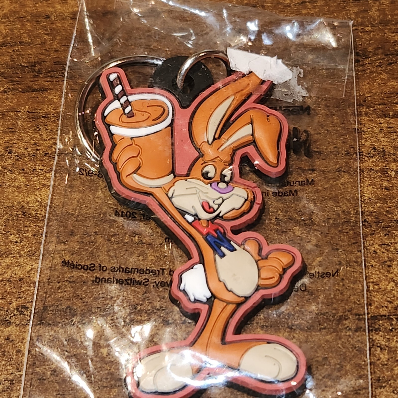 NEW 2014 Nestle Nesquik Bunny Keychain Strawberry Quik Keyring Vinyl Advertise