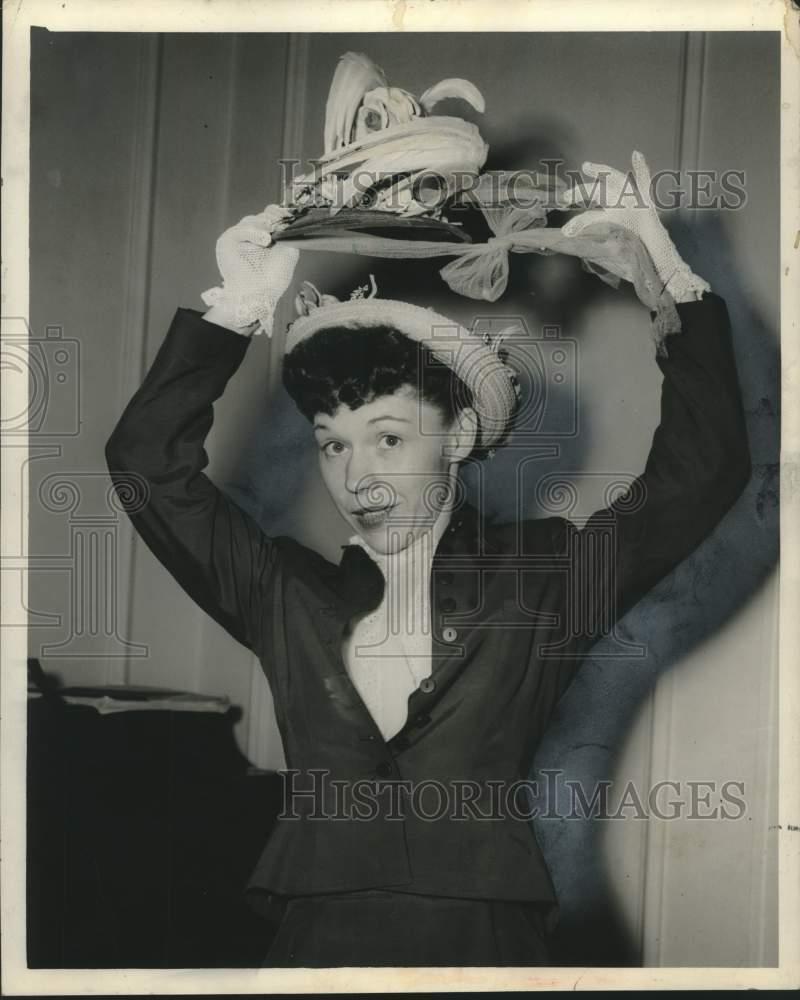1949 Press Photo Dancer Iva Kitchell with Hats - nox27376