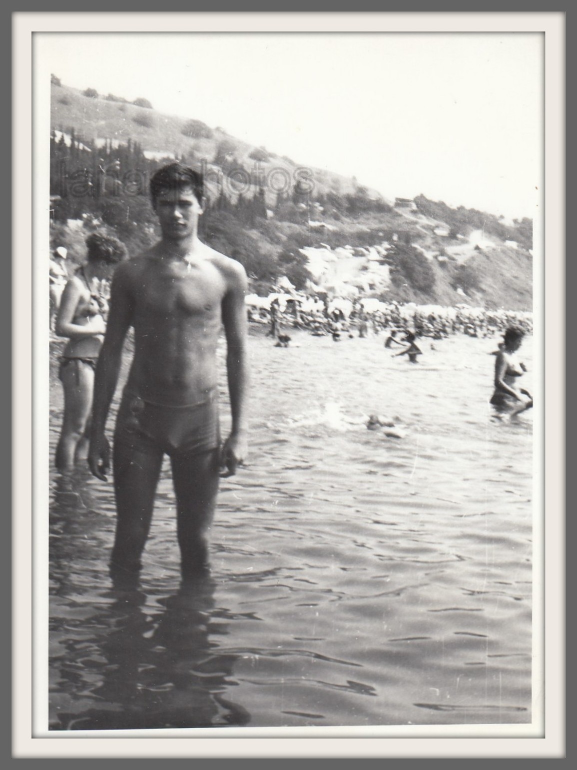Beach Sport Swimmer 24yo Handsome man slim guy trunks muscle bulge photo Gay Int