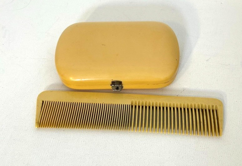 Vintage ART DECO Yellow Celluloid Vanity Items Large COMB Travel BOX