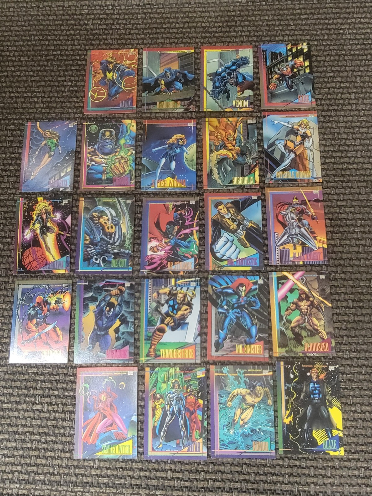 ​Vintage 1993 SkyBox Marvel Universe Series 4 Trading Cards Lot of 23 - Venom