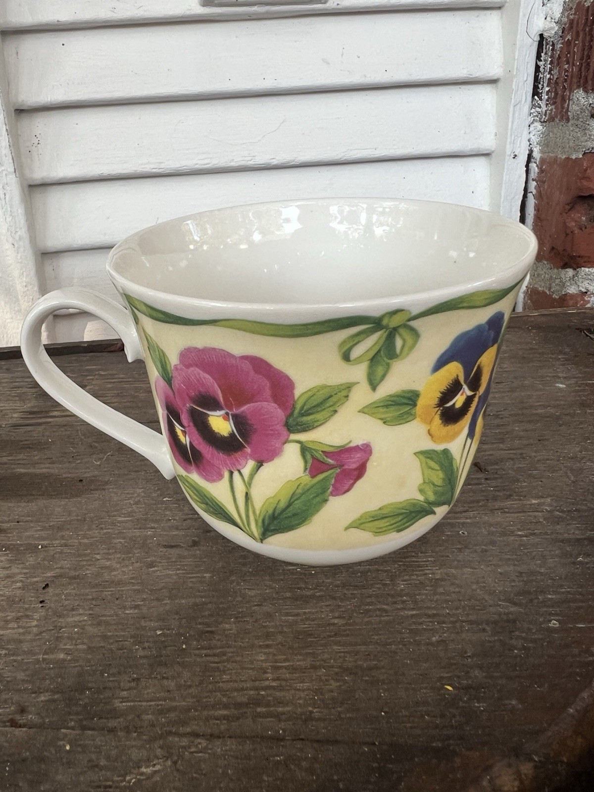Vintage Roy Kirkham Fine Bone China Mug - Made in England VIOLA 2000 Vintage Roy Kirkham Fine Bone China Mug - Made in England VIOLA 2000