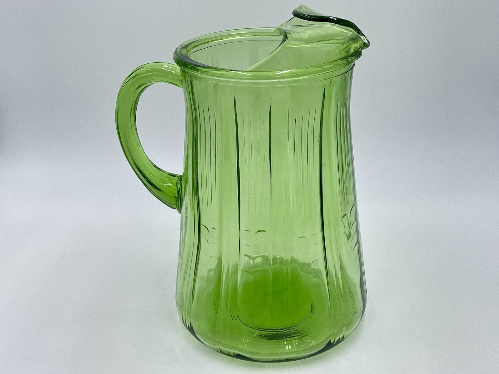 Vintage MCM Avocado Green Glass With Handle Water Juice Pitcher w/ Ice Lip Vintage MCM Avocado Green Glass With Handle Water Juice Pitcher w/ Ice Lip