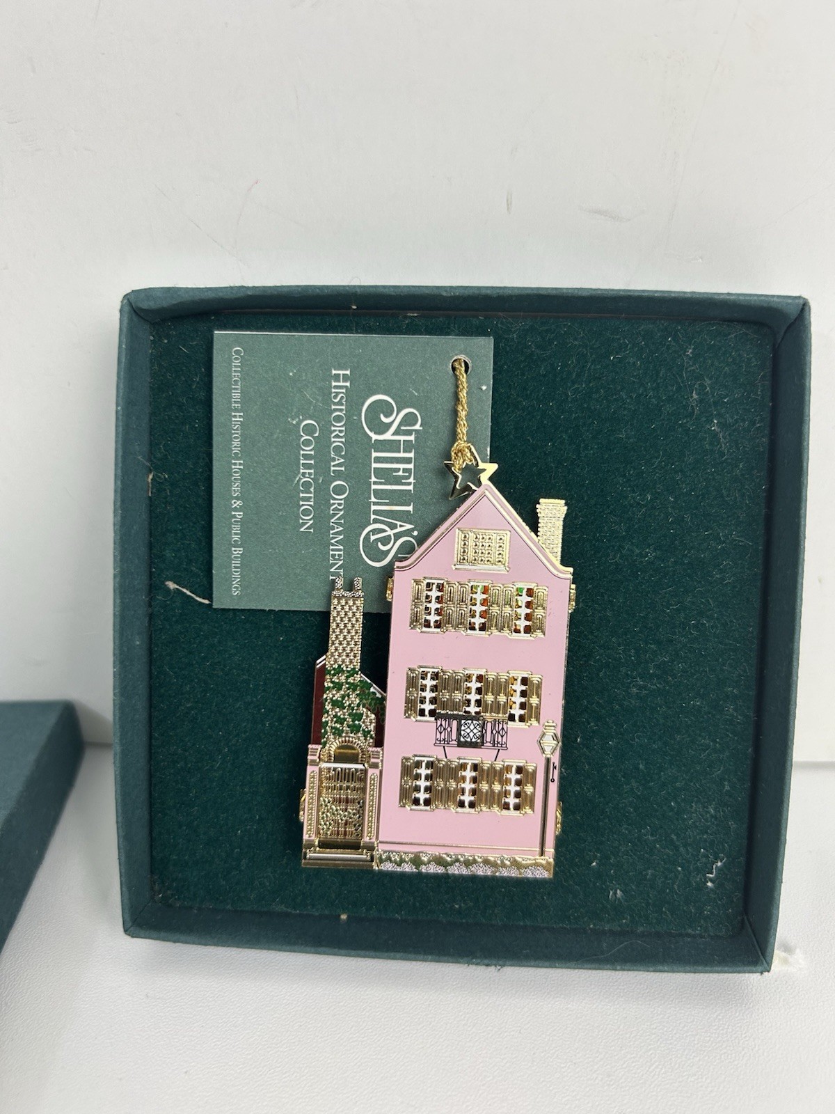 Shelia\'s Historical Christmas Ornament Collection 25 Meeting Street OCS02 1997 Shelia\'s Historical Christmas Ornament Collection 25 Meeting Street OCS02 1997