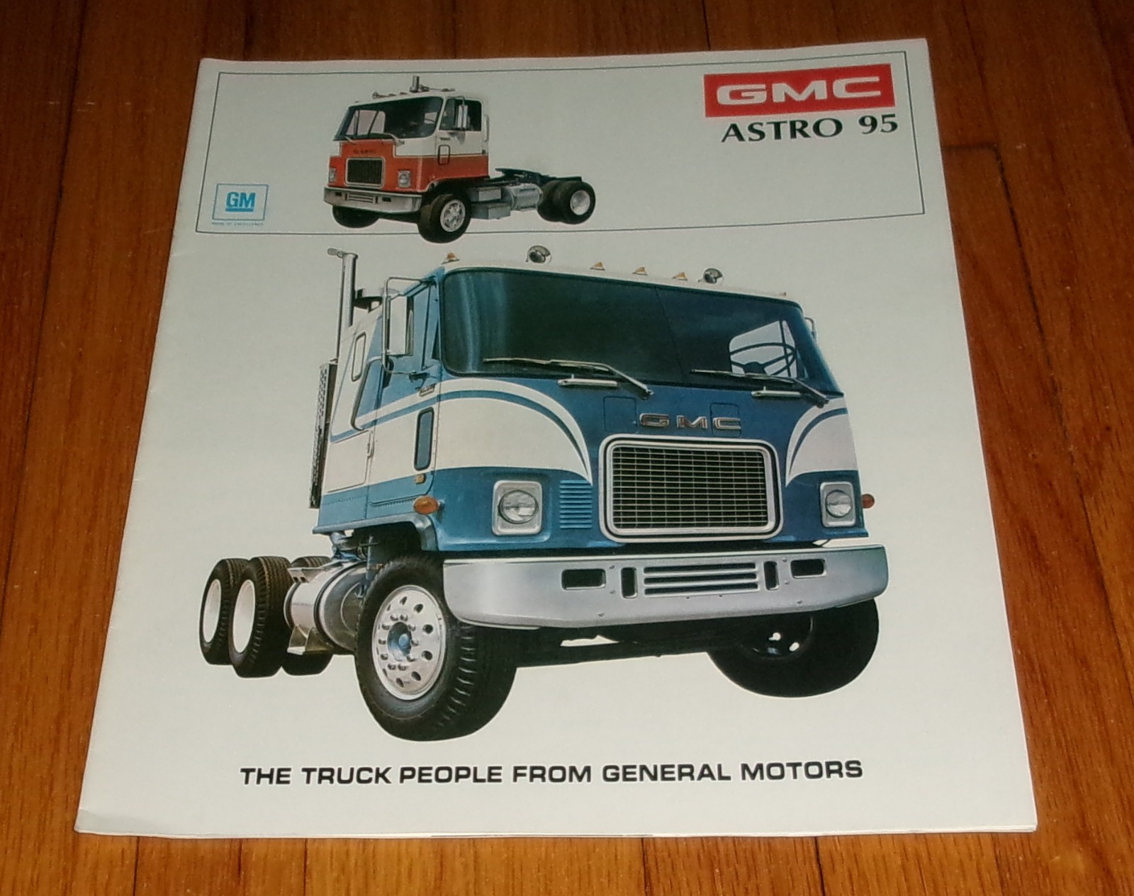 Original 1973 GMC Astro 95 Semi Truck Sales Brochure Catalog