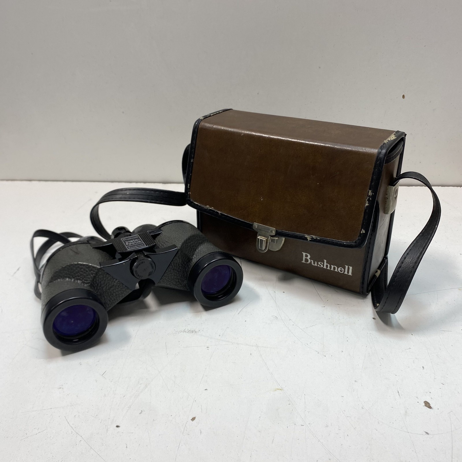 Vintage Bushnell Insta-Focus Explorer 7x35 Wide Angle Binoculars Japan W/ Case