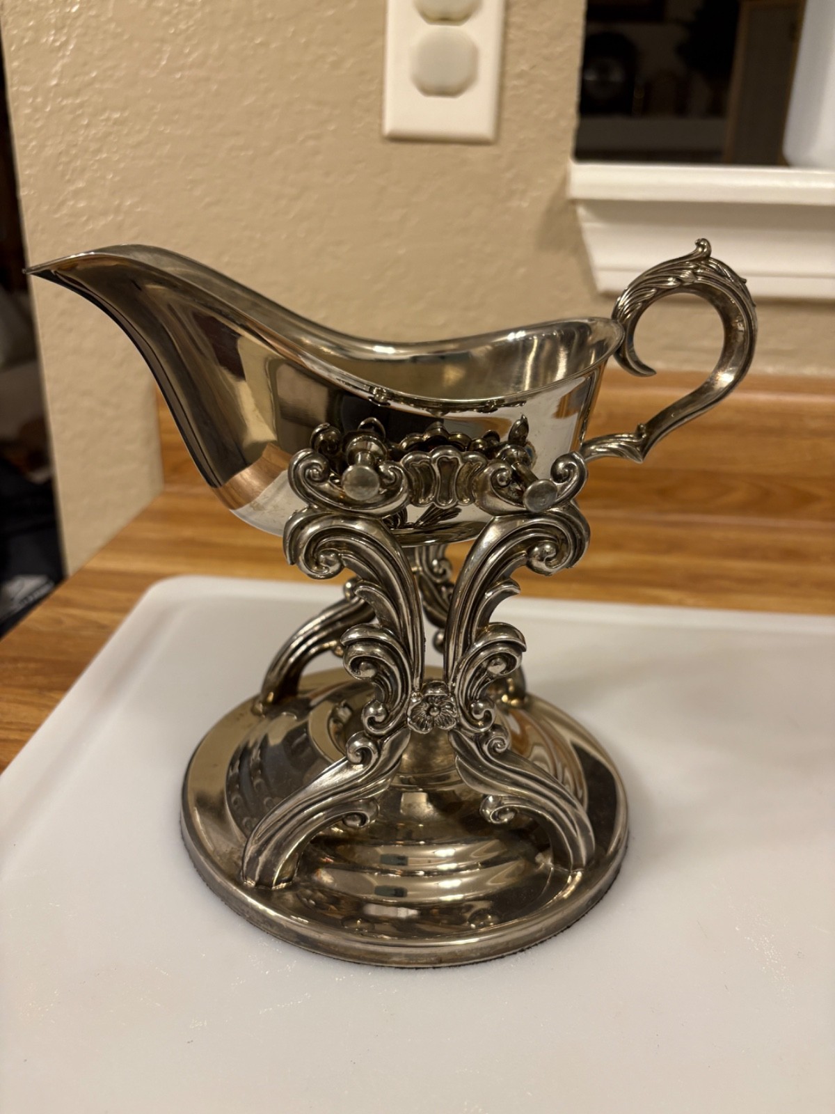 Silver Plated Gravy Sauce Boat On Stand, Preowned
