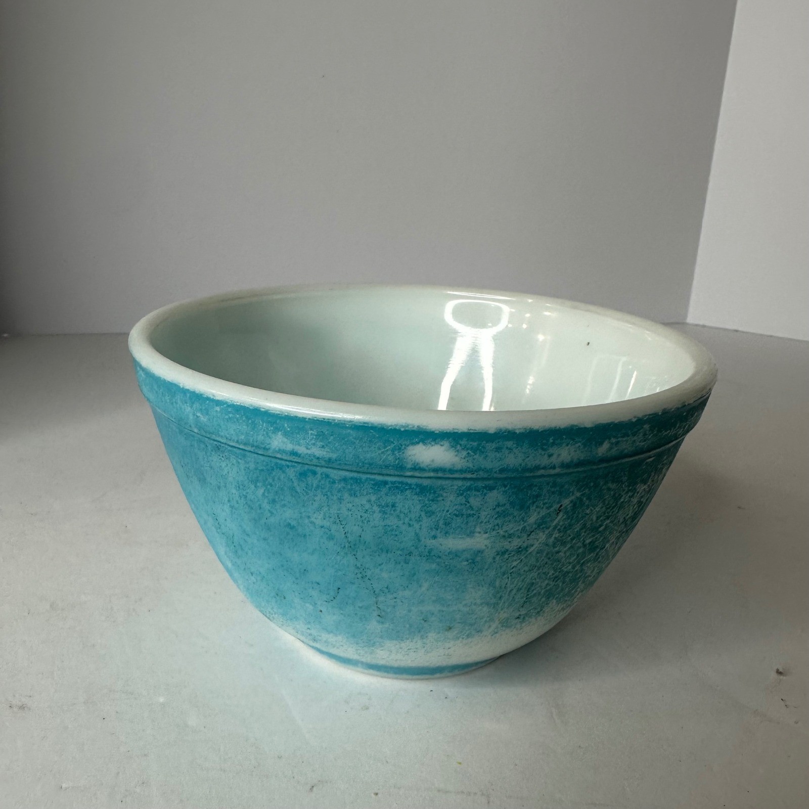 Vintage Pyrex 401 Turquoise Blue Mixing Bowl 1.5 PT Milk Glass DWD