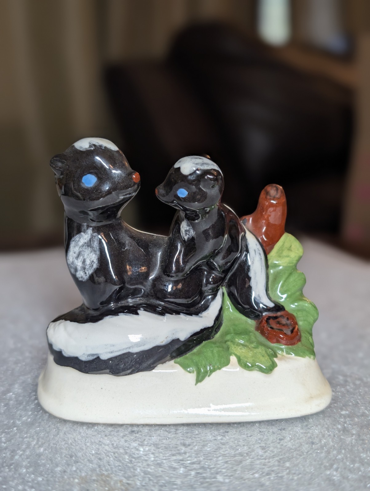 Vtg Handpainted Pair Of Skunk Porcelain Figurine 1983