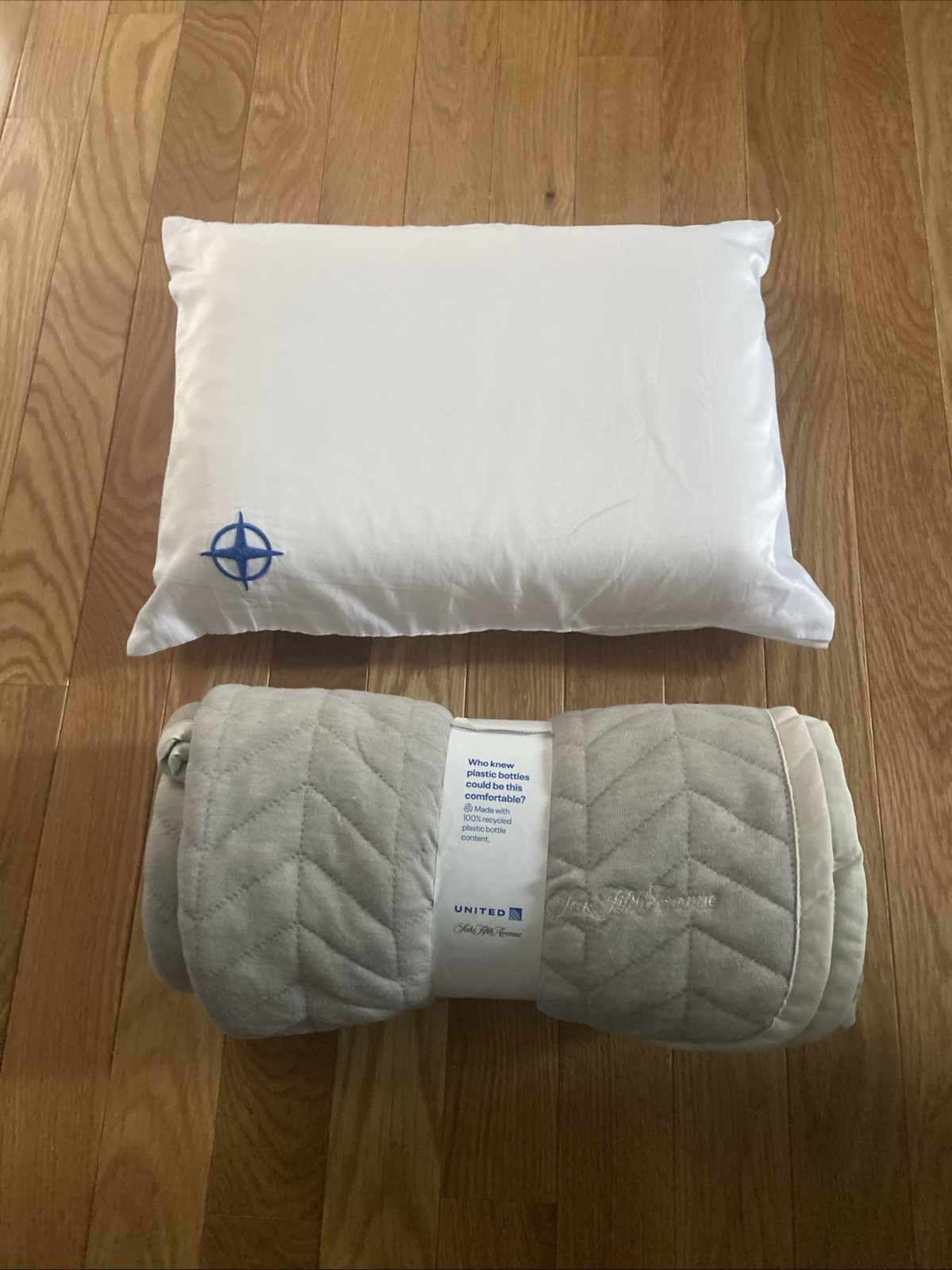 UNITED Polaris SAKS FIFTH AVENUE Blanket Cover Pillow Saks 5th Avenue NEW