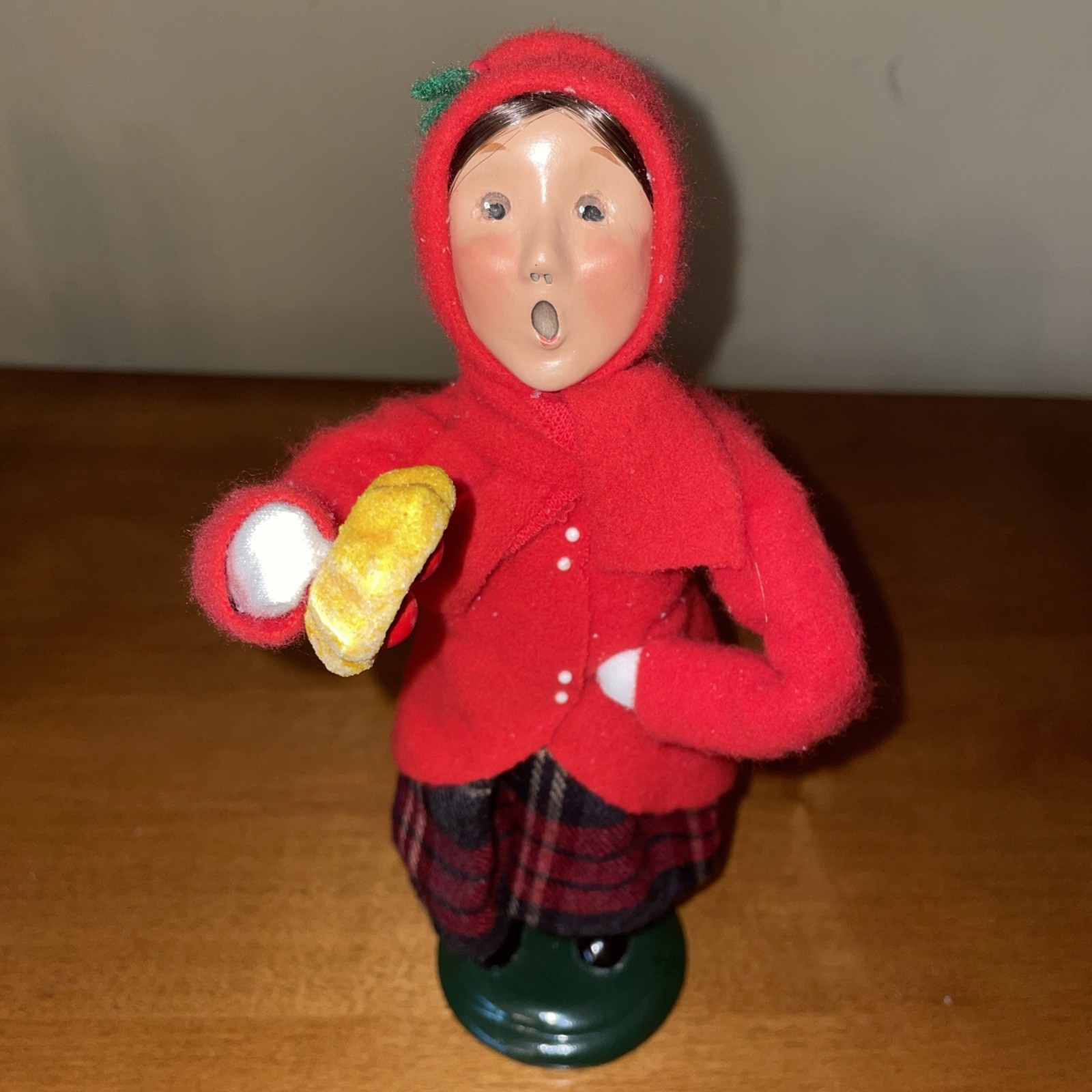 Vintage Byers Choice The Carolers 2000 Girl With Pastry 9.5” X 4.5” X 4” Vintage Byers Choice The Carolers 2000 Girl With Pastry 9.5” X 4.5” X 4”