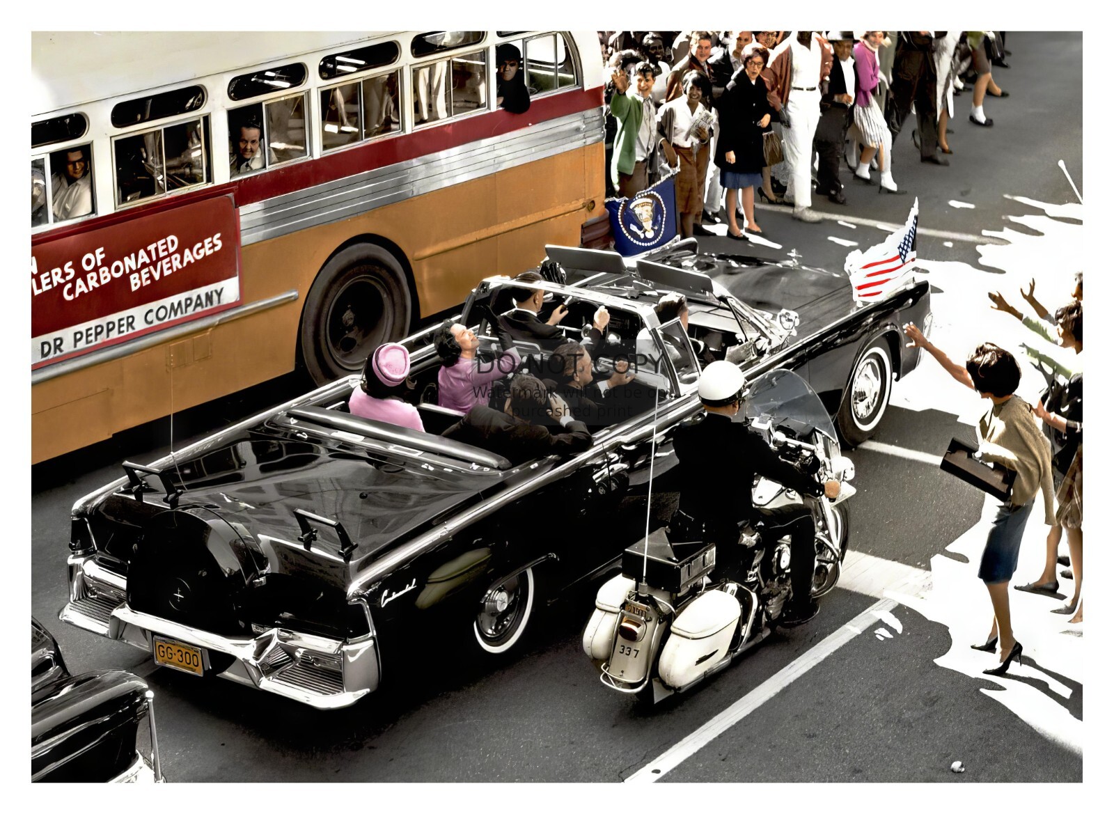 PRESIDENT JOHN F. KENNEDY MOTORCADE AT DEALY PLAZA ASSASINATION 1963 8X10 PHOTO