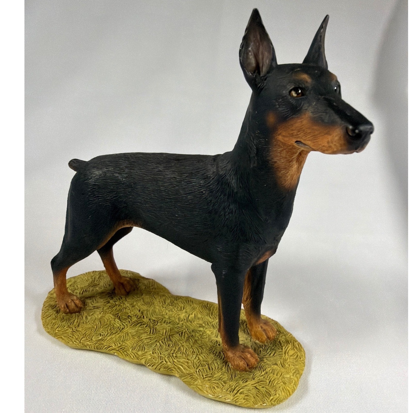 Sherratt & Simpson Doberman Pinscher Figurine Dog Sculpture 2003 Black Tan Resin