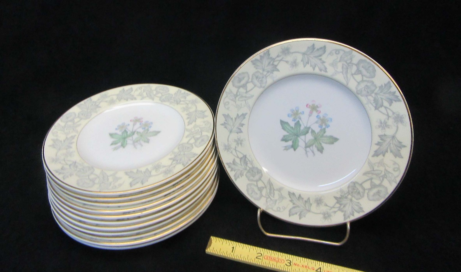Vintage Wedgwood Wildflower Yellow Bread Plate(s) 6\