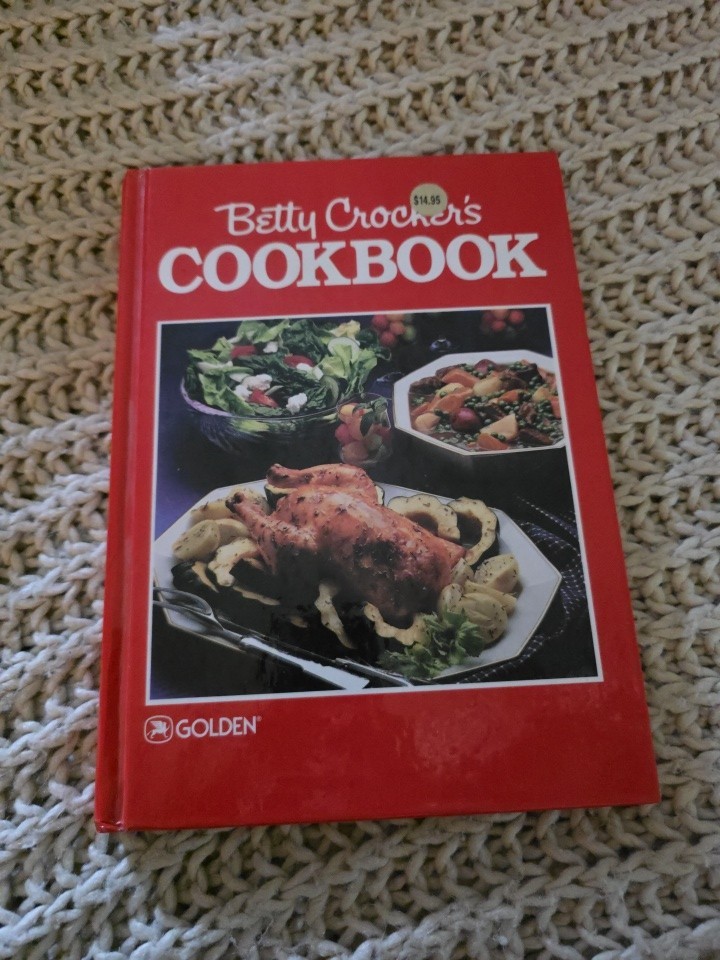Betty Crocker Cookbook Golden Hardcover ISBN 0-307-08522-2 Original 1988