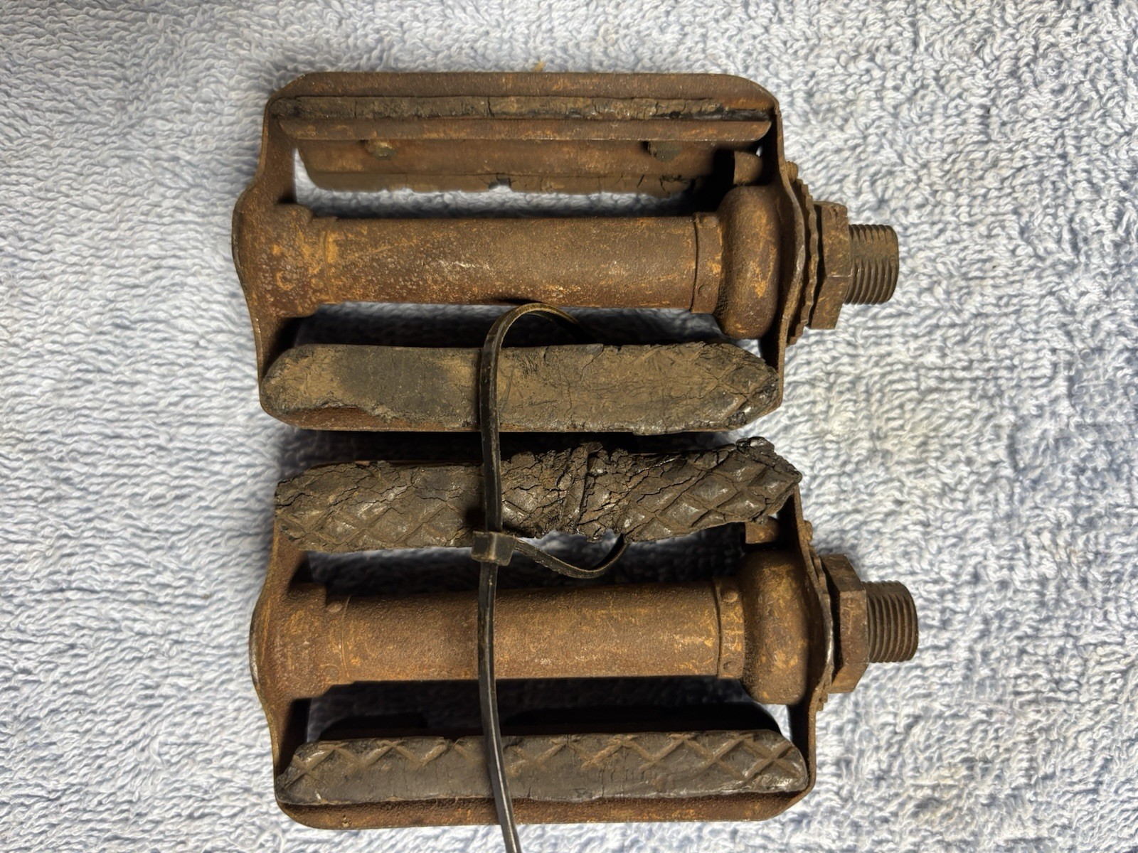 Antique 1890's / 1900's Circa Pair of Ladies Rat Trap Pedals