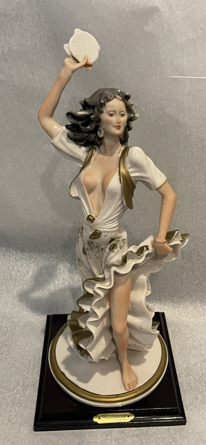 Italian Vintage Serie Valentino by Miriam Porcelain Gypsy Tamborine Dancer 15