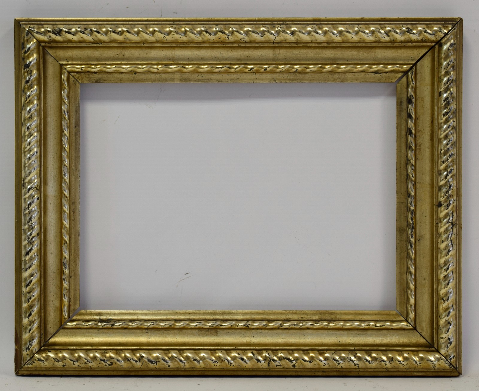 Berliner Leiste 19 c. Old wooden frame in original condition. 12.0 x 8.9 in