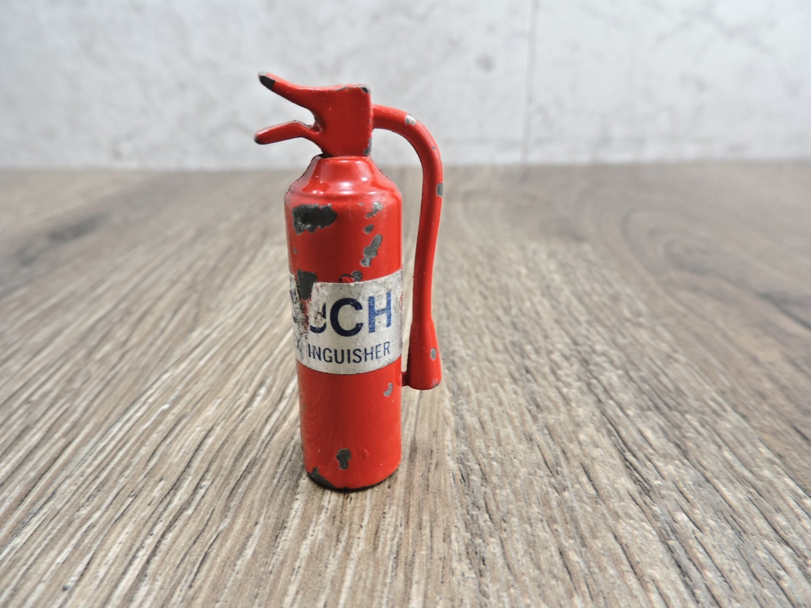Miniature One Touch Fire Extinguisher 2\