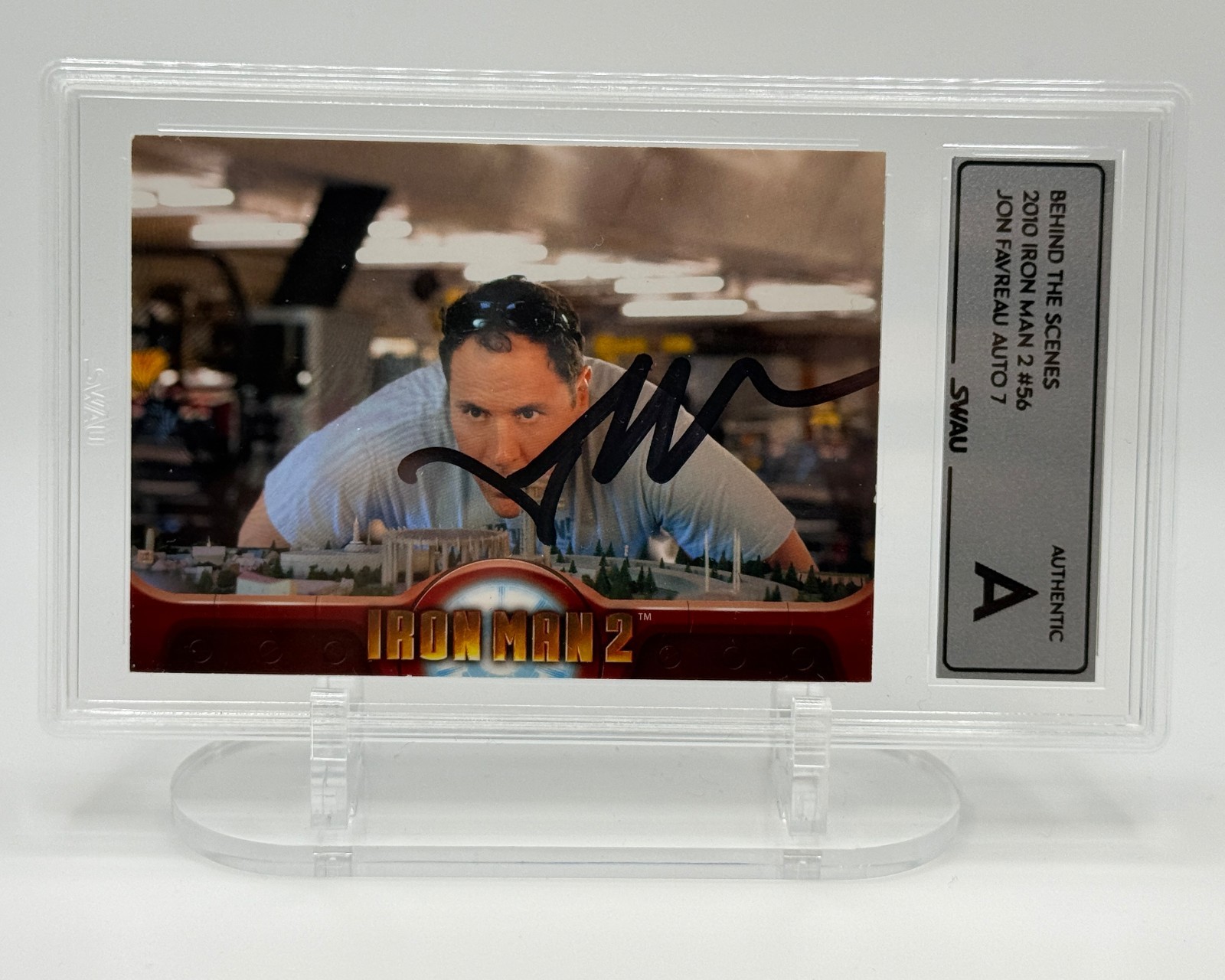 2010 Upper Deck Iron Man 2 Behind the Scenes #56 signed by Jon Favreau SWAU