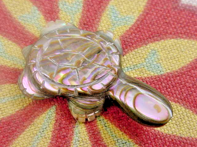 Kenny Chavez Zuni turtle puebo fetish abalone carving tortoise iridescent shell