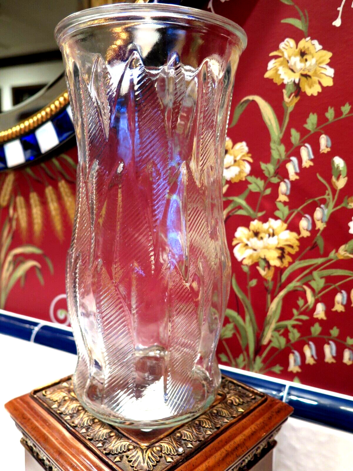 Tall Clear Glass Leaf Pattern VTG VASE FLOWERS Floral Arrangement Height 9.5\ Tall Clear Glass Leaf Pattern VTG VASE FLOWERS Floral Arrangement Height 9.5\
