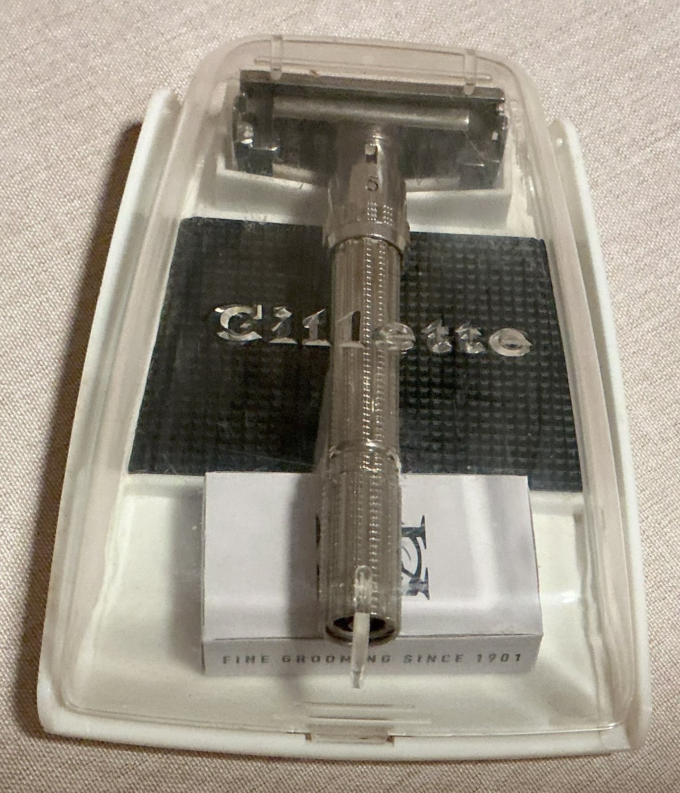 Vintage 1966 Gillette Slim Adjustable Razor With Case - w/Free Gillette Blades