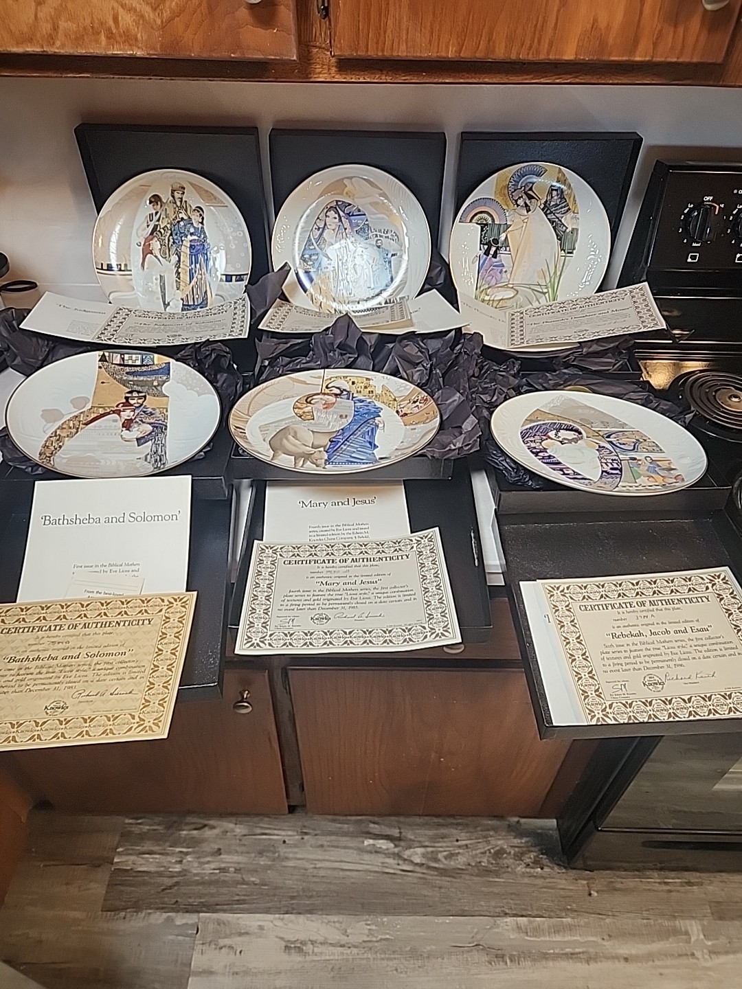 KNOWLES COLLECTOR PLATE - BIBLICAL MOTHERS SERIES  Set Of 6 Plates#1-6 Eva Licea