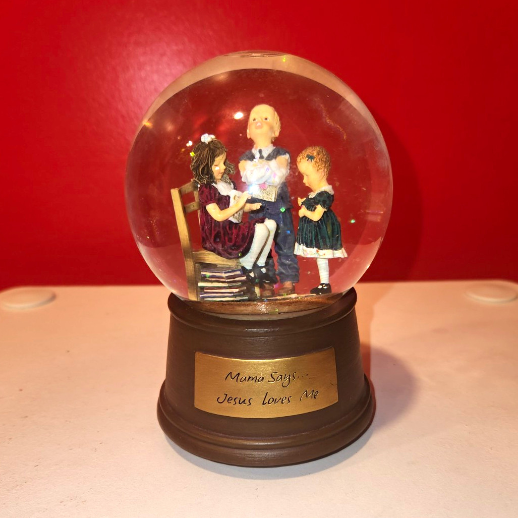 DEMDACO Mama Says Musical Snow Globe “Jesus Loves Me” Kids 2006 7in