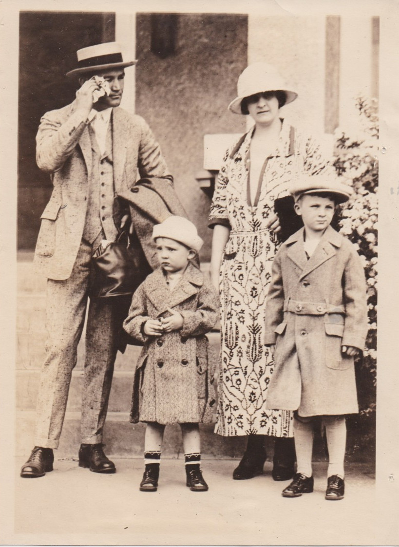1923 Press Photo Minnesota Heavyweight Boxer Tommy Gibbons with his Family