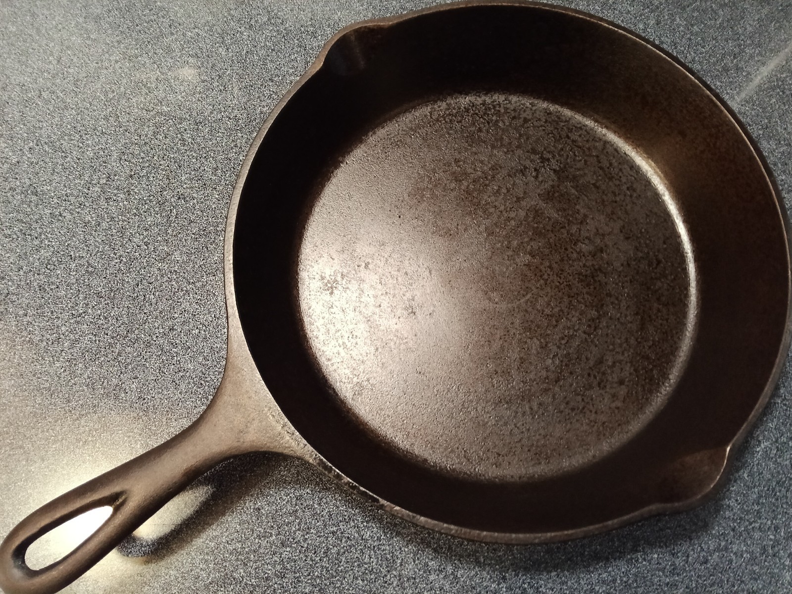 Lodge vintage 3 notch number 6 cast iron skillet