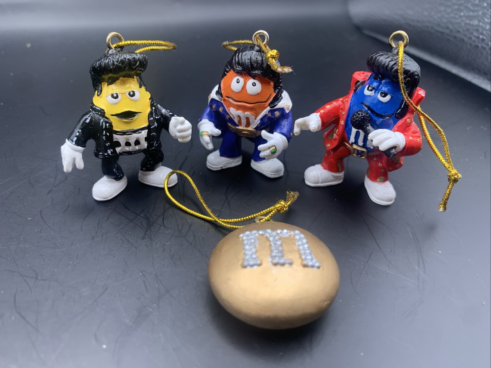 M&M’s King Of Rock N Roll Ornament Missing Red