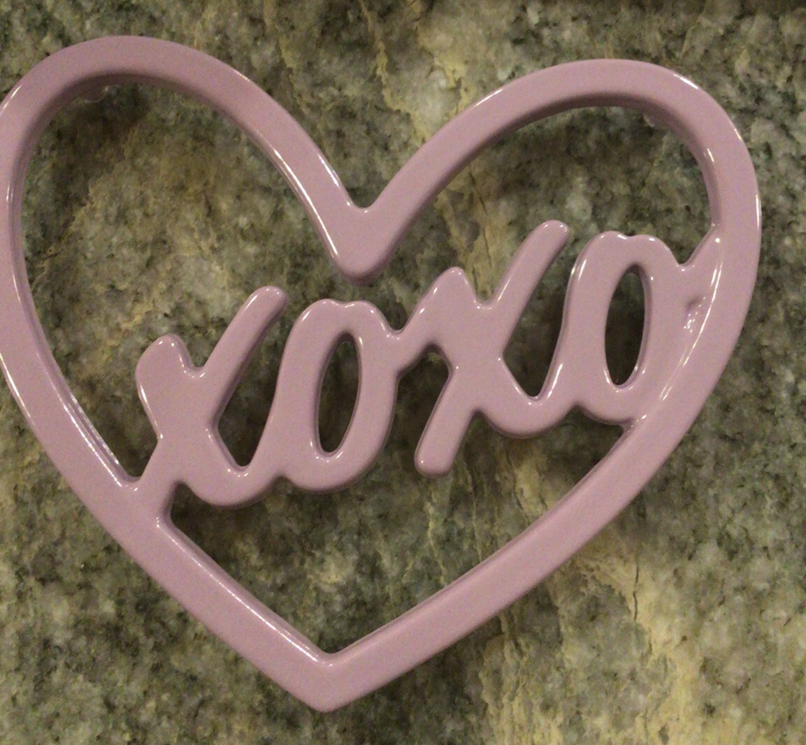 ENAMELED CAST IRON TRIVET HEART WITH XOXO  Martha Stewart - LILAC ENAMEL
