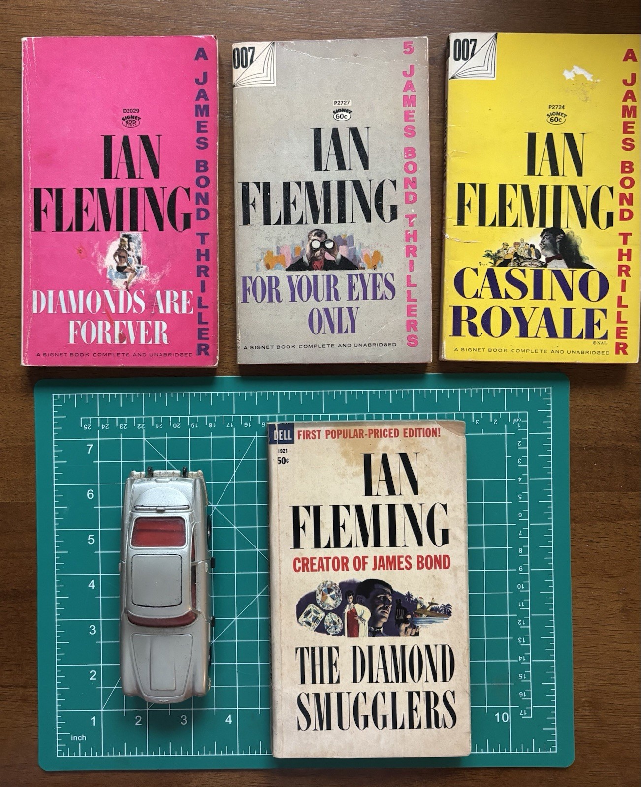 Lot Vintage JAMES BOND 007 Signet Paperback Books IAN FLEMING Corgi Aston Martin