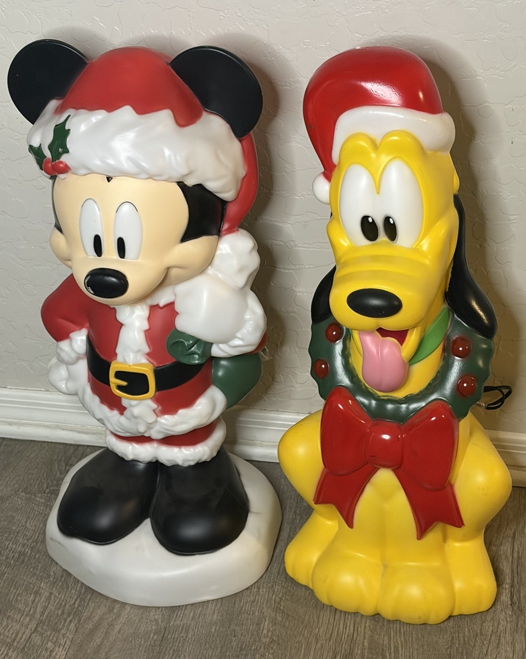 Disney's 2ft Pluto & Mickey in Santa Hat Lighted Christmas Blow Mold Yard Decor Disney's 2ft Pluto & Mickey in Santa Hat Lighted Christmas Blow Mold Yard Decor