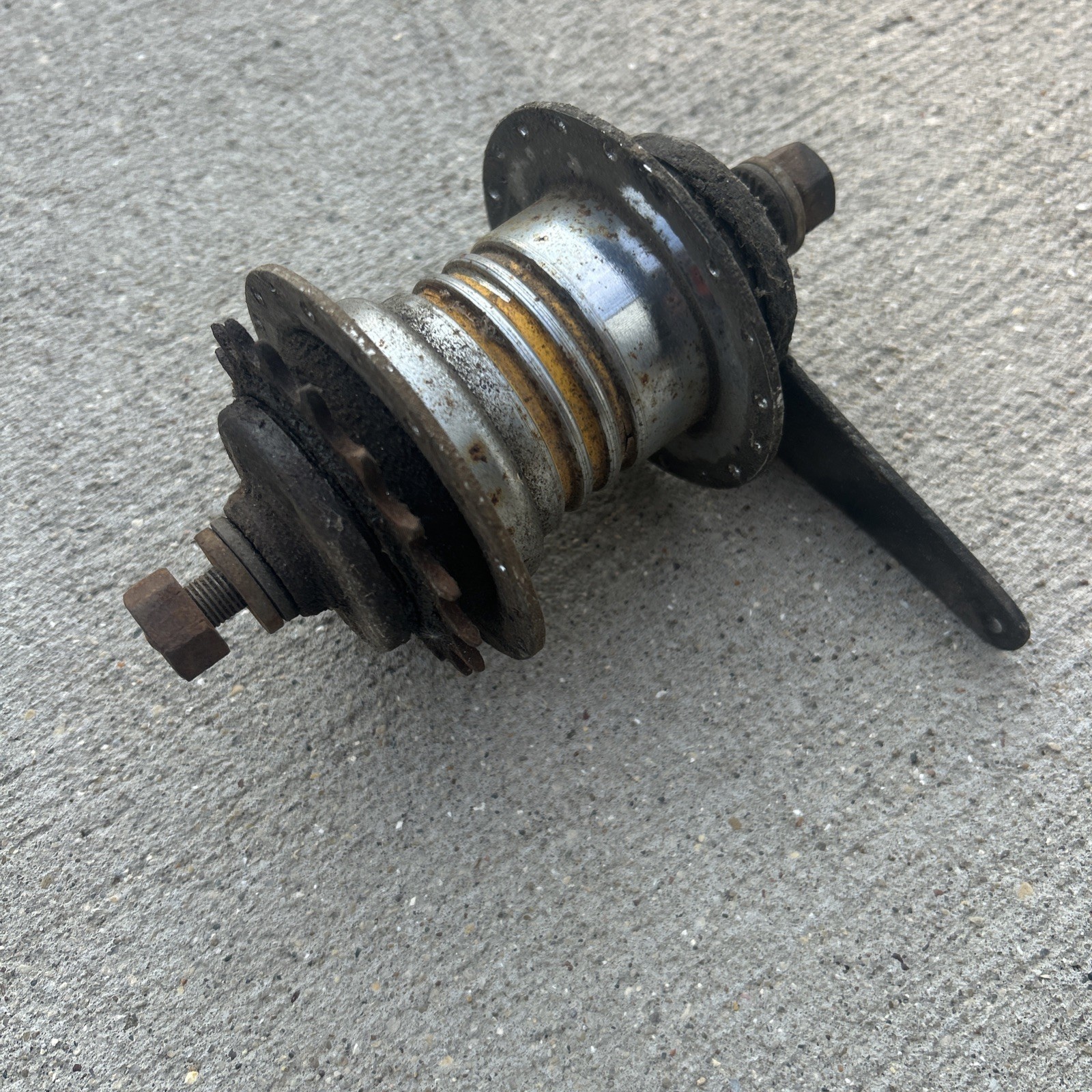 Vintage Bendix Two 2 Speed Kick Back Rear Hub Yellow Band USA Schwinn 36 hole 