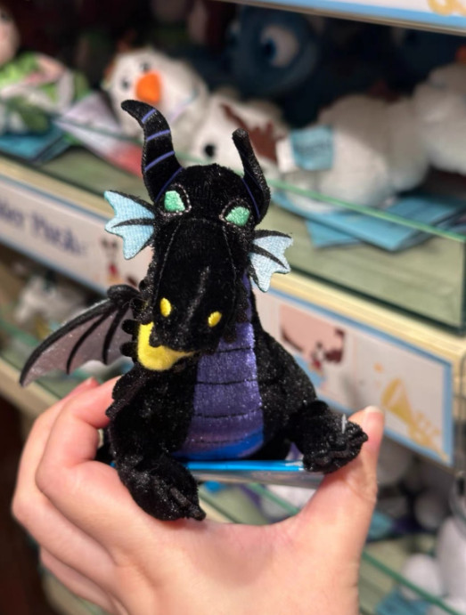 Authentic HK Disneyland Maleficent Halloween Shoulder Magnetic Plush Ages 13+ Authentic HK Disneyland Maleficent Halloween Shoulder Magnetic Plush Ages 13+