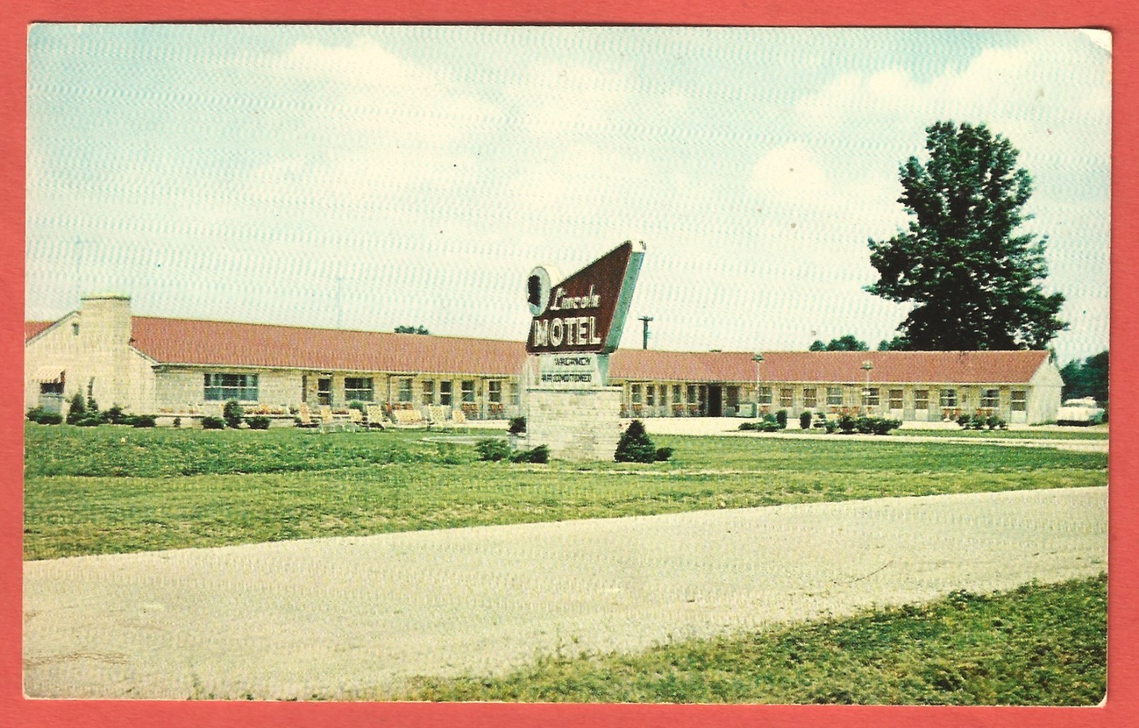 LINCOLN MOTEL, U.S. 40, MARSHALL, ILLINOIS -1957 Postcard - Razed 2012